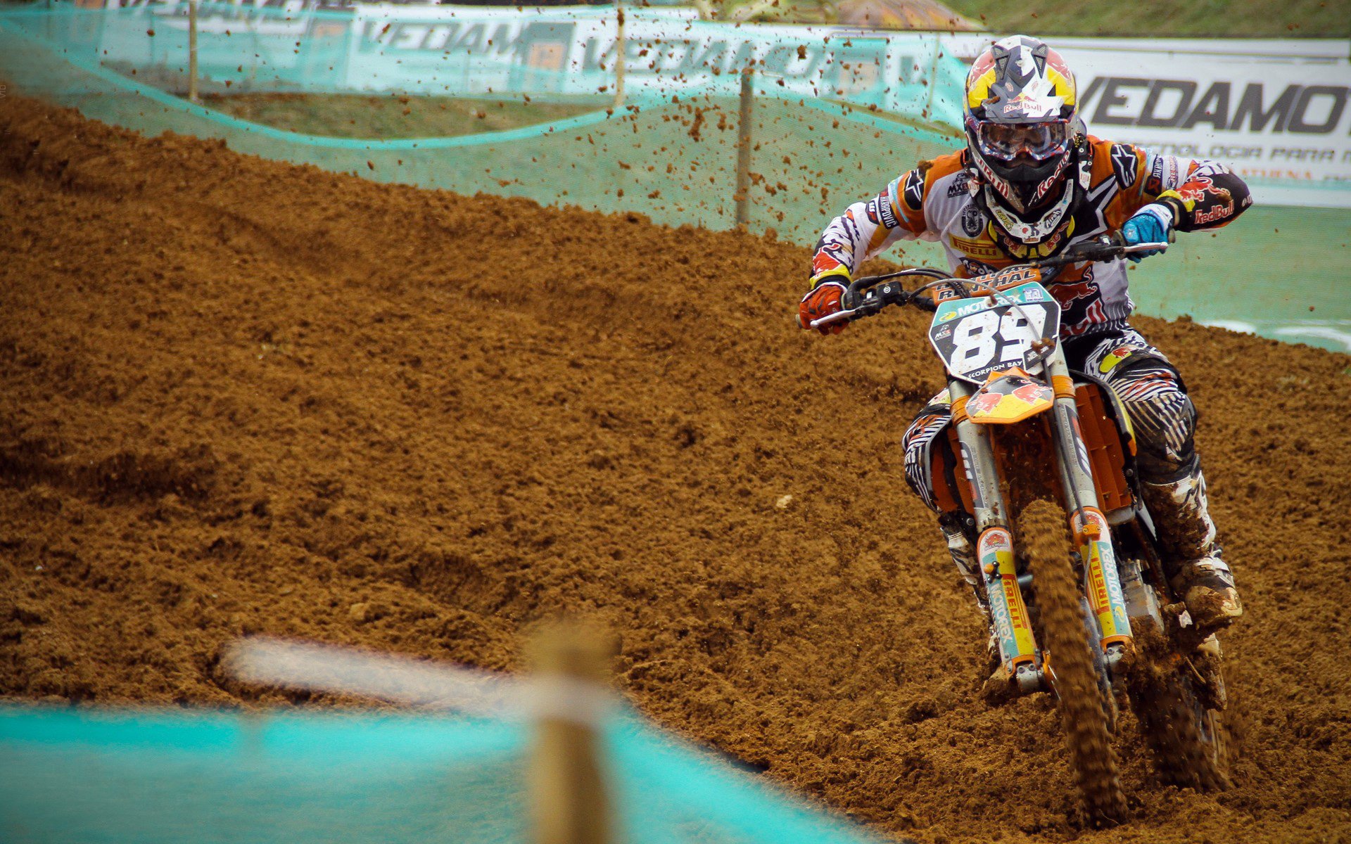 德甲俱乐部财务状况逐渐改善,德甲俱乐部收入