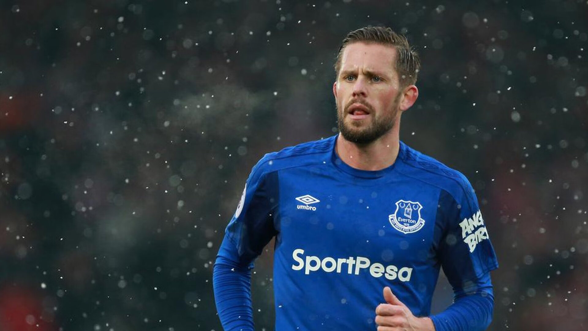 开云官网APP下载-蒂莱曼斯在对阵英格兰的友谊赛中梅开二度，最终2-2战平。，蒂耶莱曼